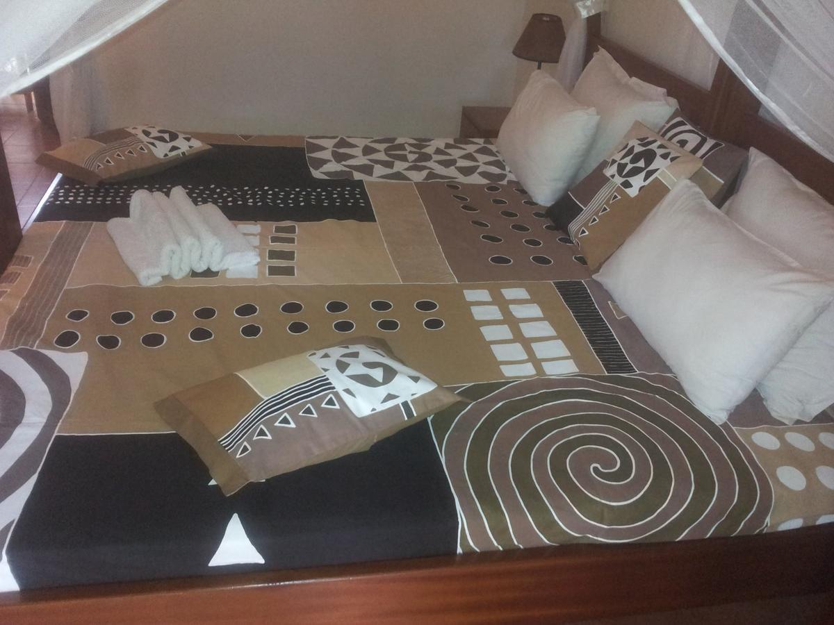 Airport Guesthouse Entebbe Zewnętrze zdjęcie