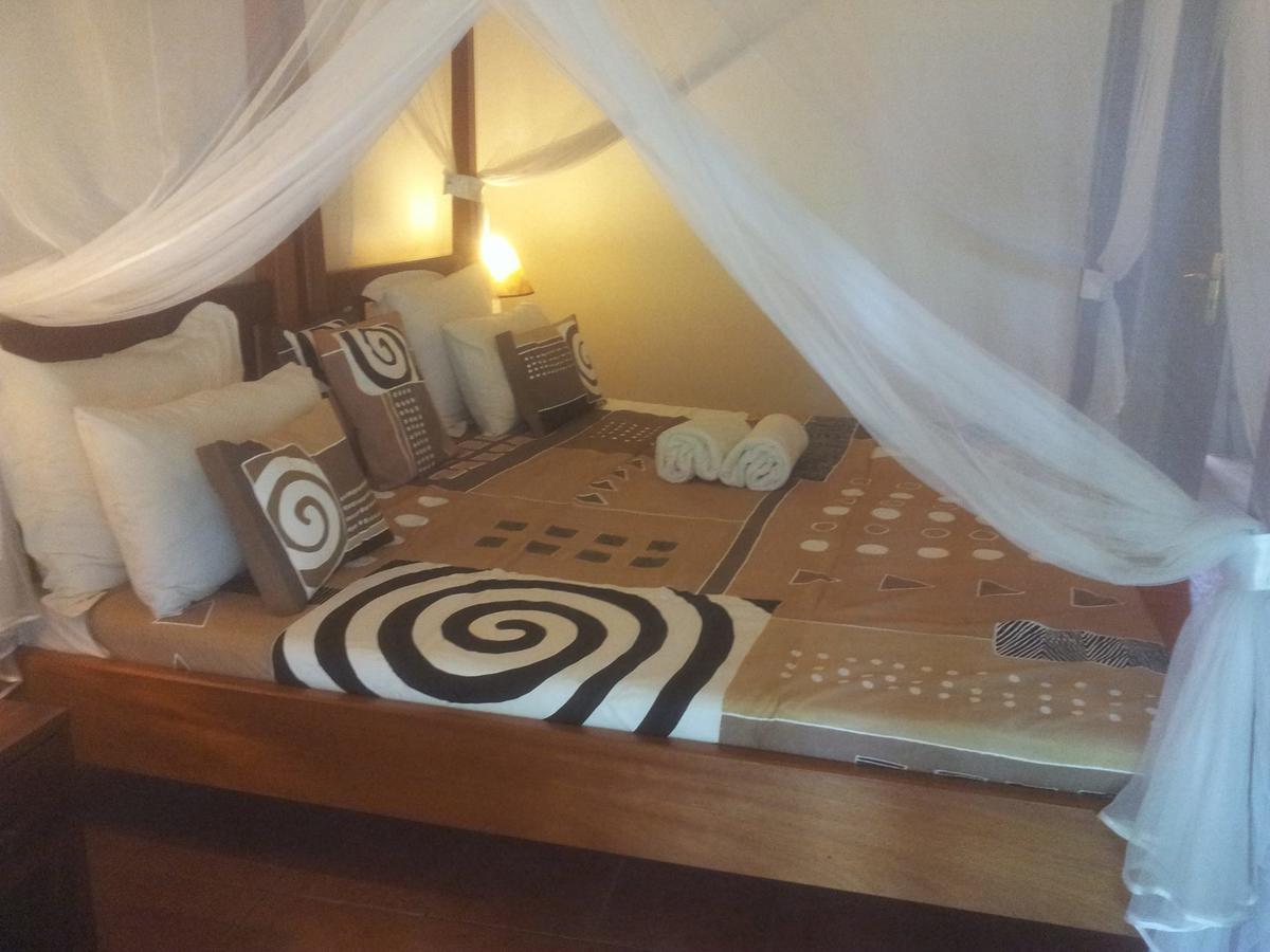 Airport Guesthouse Entebbe Zewnętrze zdjęcie